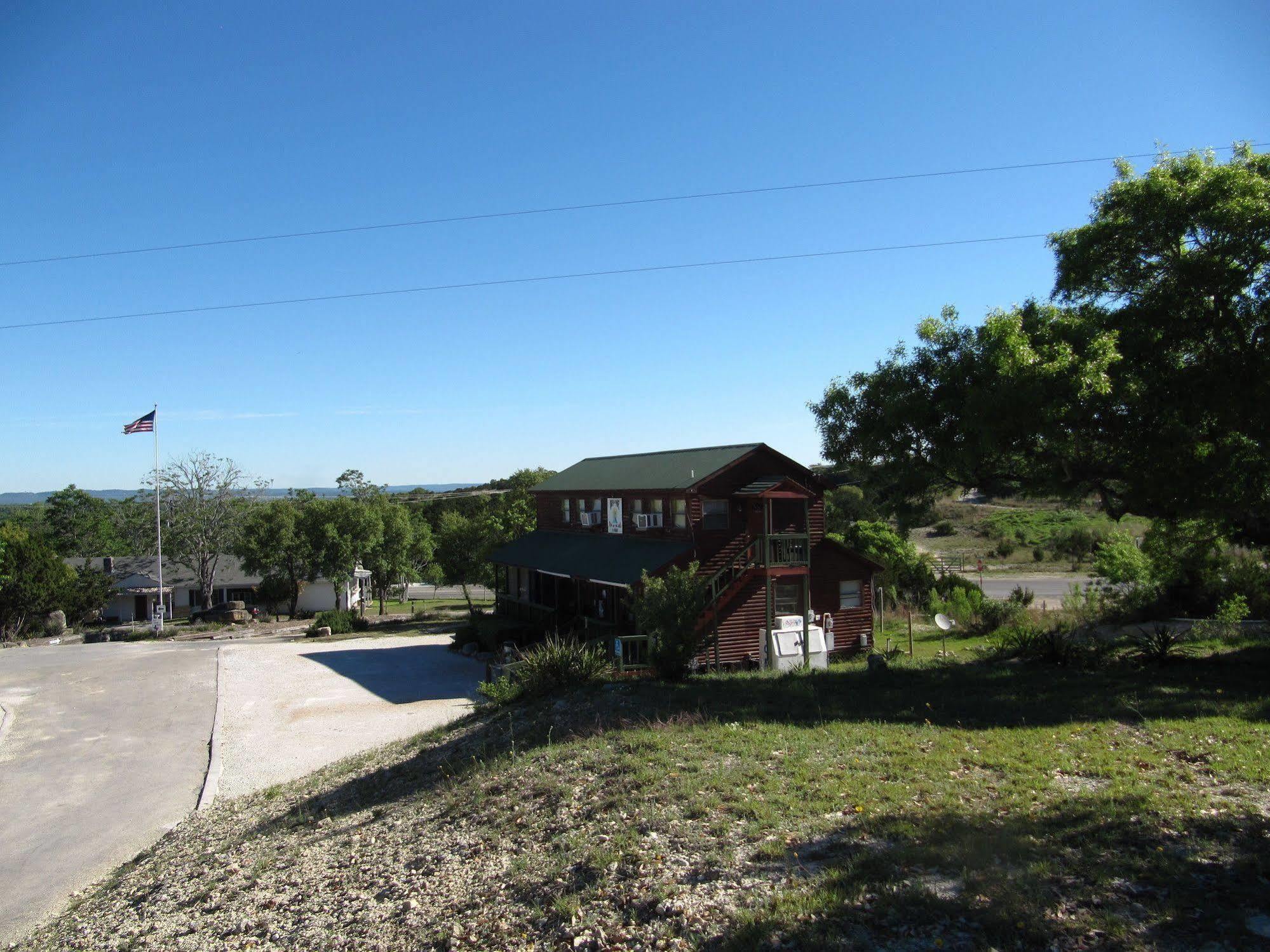 Top Of The Hill Rv Resort & Cabins Waring Eksteriør bilde