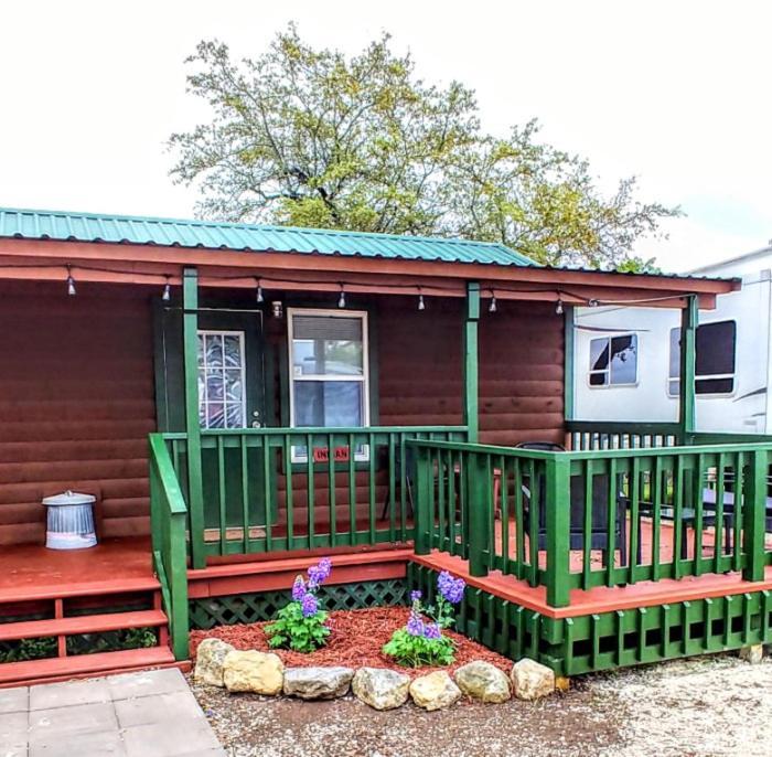 Top Of The Hill Rv Resort & Cabins Waring Eksteriør bilde
