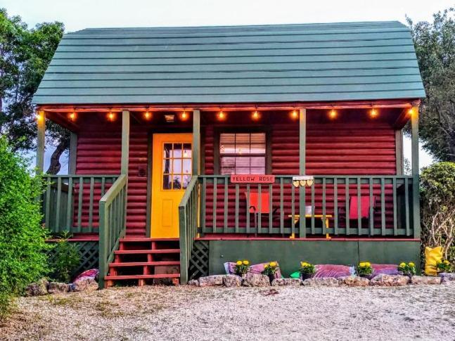 Top Of The Hill Rv Resort & Cabins Waring Eksteriør bilde